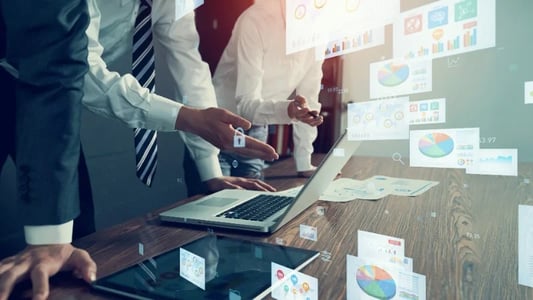 社内の情報共有の意味や目的とは？うまくいかない原因とその解決策を解説