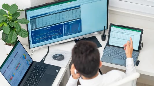 エクセルでの顧客管理方法は？管理の方法や注意点を解説