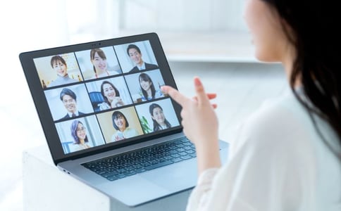 Zoom無料プランと有料プランの違いは？それぞれ特徴を解説