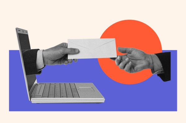 hand-reicht-angebot-für-webdesign-service-aus-pc