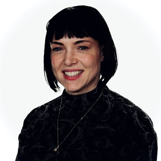 Aviva Headshot