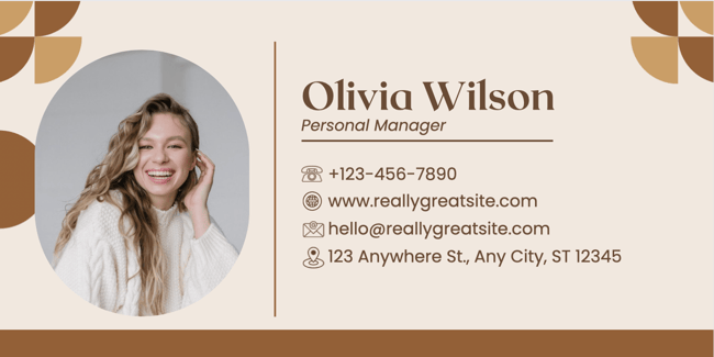 Kreative Signatur von Canva Template Cream Minimalist