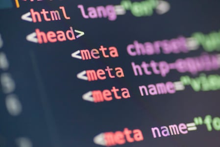 Anzeige von Coding-Sprache auf Computer Bildschirm
