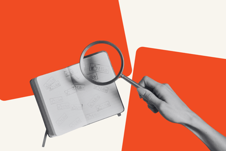 Person sucht mit dem HubSpot Connector fuer ChatGPT 