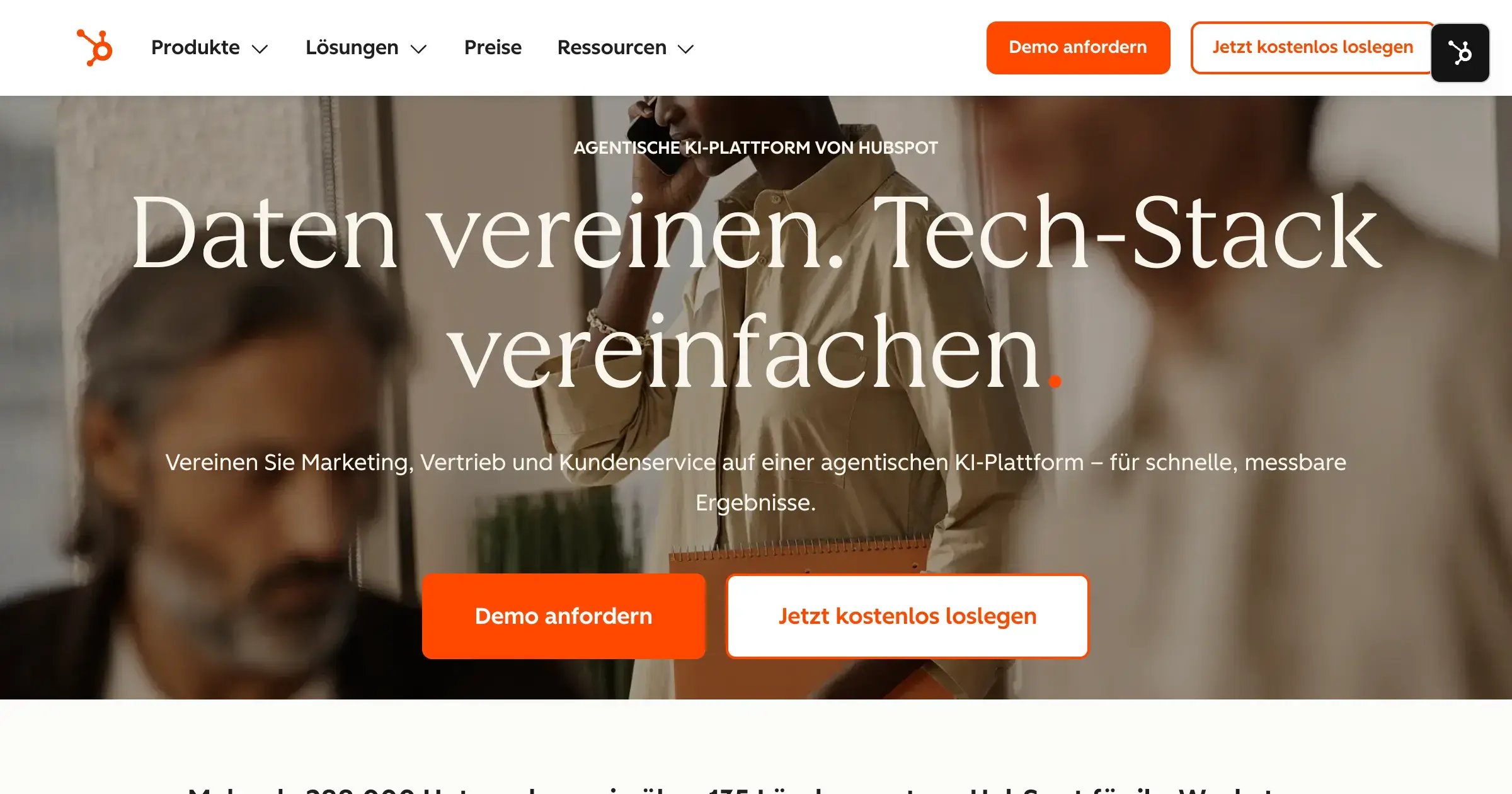 HubSpot CRM Startseite mit dem Slogan Daten vereinen und Tech-Stack vereinfachen