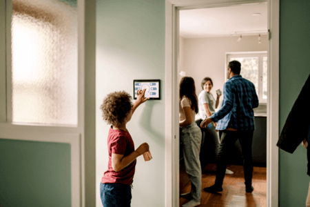 Verwendung von KI im Alltag in Familienhaus