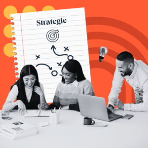 Team arbeitet zusammen an Strategieentwicklung für Unternehmen