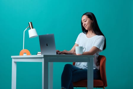 Trabalhe menos, trabalhe com inteligência: a HubSpot continua a investir em inteligência artificial