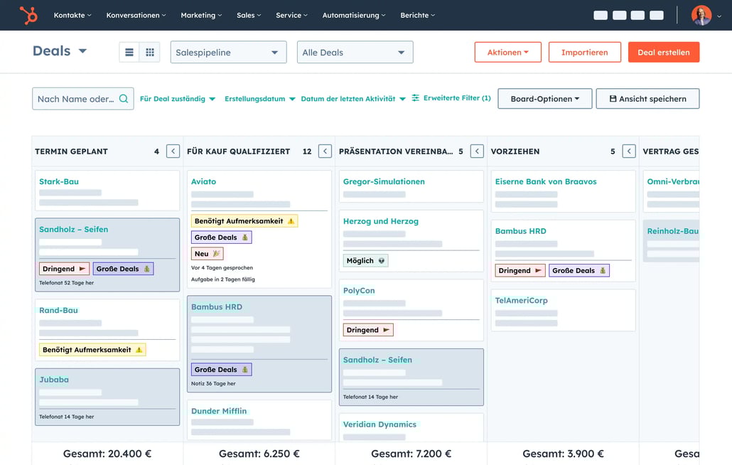 Einfache Benutzeroberfläche von Sales Hub mit nach Dealphase geordneten Spalten der Sales-Tracking-Software 