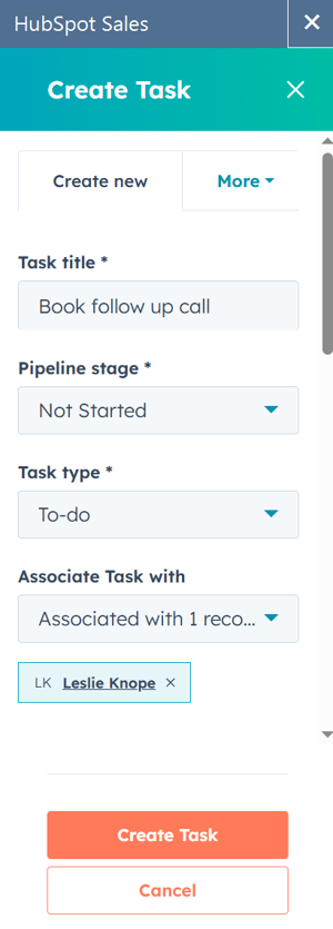 Le volet latéral du profil d’un contact affichant la création d’une tâche à partir du complément Sales Hub pour Outlook dans Outlook.