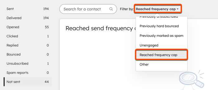 Screenshot der E-Mail-Performance-Seite. Im Abschnitt „Nicht gesendet“ sind das Dropdown-Menü „Filtern nach“ und die Option „Frequenzlimit erreicht“ hervorgehoben.