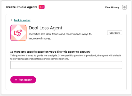 Página de agentes de Breeze Studio con la opción Agente de pérdida de negocios seleccionada, que muestra la descripción "Identifica tendencias de pérdida de negocios y recomienda formas de mejorar las tasas de ganancias", un botón Configurar, un campo de entrada de preguntas y un botón Ejecutar agente.