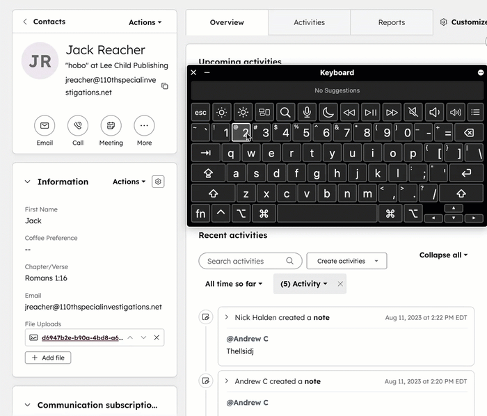 Imagem GIF mostrando um contato chamado Jack Reacher. Um teclado na tela é exibido. O usuário insere números e caracteres especiais na propriedade de nome. Esses valores não são salvos.