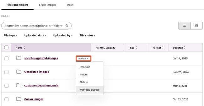 Das Dateien-Tool zeigt eine Liste von Ordnern an, wobei das Dropdown-Menü "Aktionen" hervorgehoben ist und im Dropdown-Menü die Option "Zugriff verwalten" angezeigt wird.