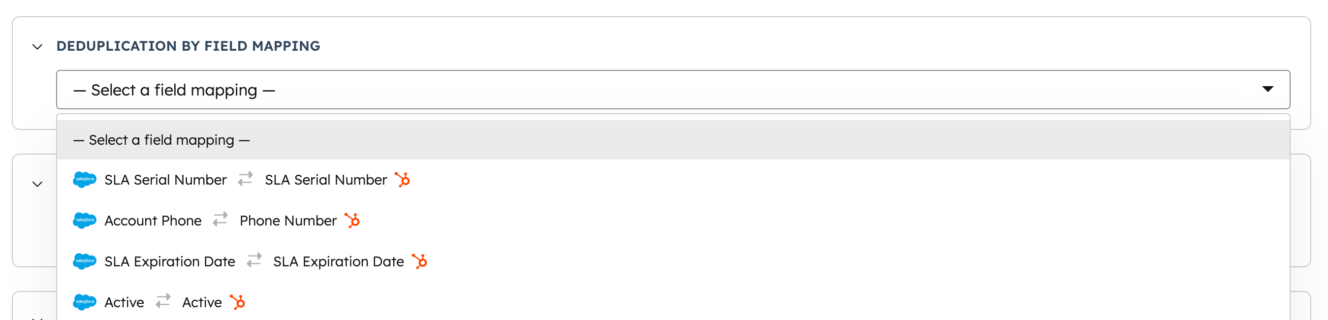 Screenshot mit dem Dropdown-Menü "Deduplizierung nach Feldzuordnung" für die Salesforce-Integration in HubSpot.