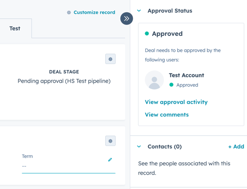 Um registro de negócio do HubSpot para “Teste”. À direita, a seção “Status de aprovação” mostra que o negócio está “Aprovado” por “Conta de teste”. Também estão visíveis um cartão de “Fase do negócio” e uma seção vazia de “Contatos”.
