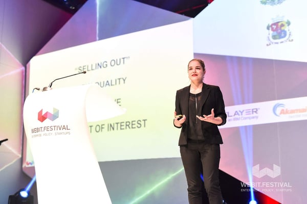 how to send a keynote presentation via email Melanie Deziel keynote speaker hubspot