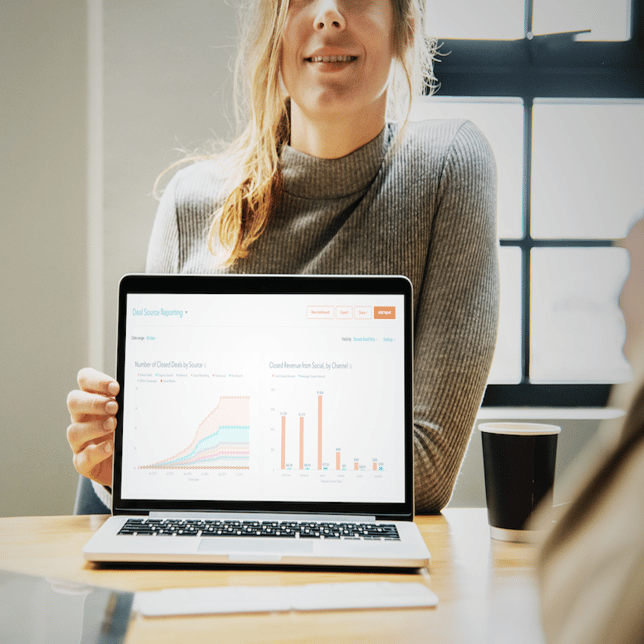 Sales-dashboard-HubSpot CRMpng-1