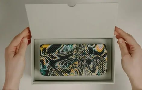 Unboxing par un chef de produit marketing