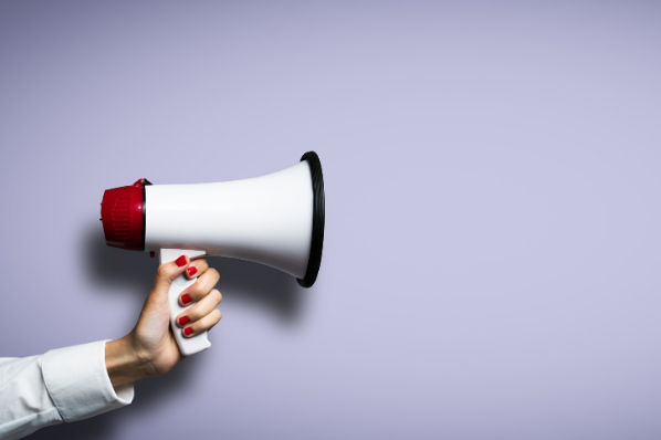 publicité, réclame, main tenant un megaphone