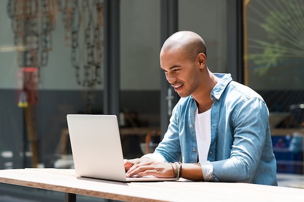 User figuring out what theme a WordPress site is using