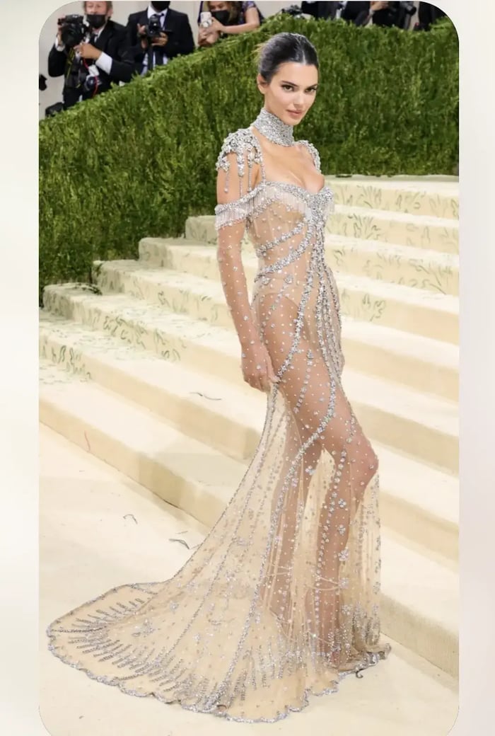 Vogue uses Pinterest Idea Pins for marketing1