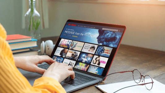 【初心者向け】YouTubeの始め方｜チャンネル作成・動画アップロード・撮影・編集・運用ポイント