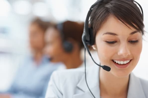 Customer service rep showing customer courtesy during a call