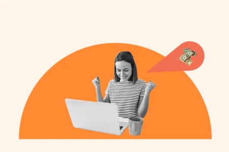 Blogger choosing a blog niche idea