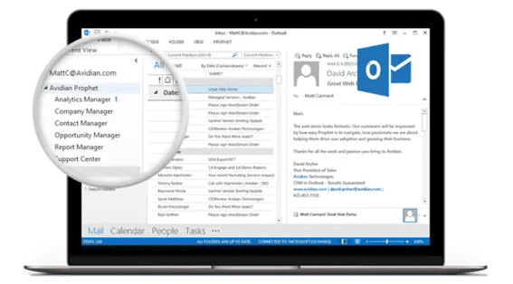 Outlook-E-Mail-Benutzeroberfläche zeigt Integration mit dem kostenlosen CRM-System von HubSpot