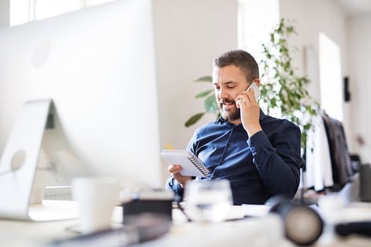 veja como pedir indicações de clientes e use nossos modelos de e-mail 