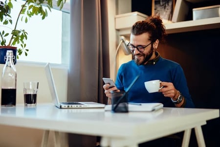 Business owner outsourcing SEO to an SEO consultant 
