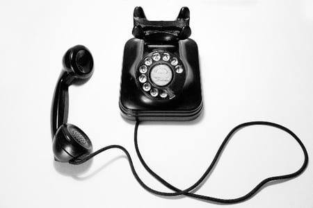 téléphone fixe noir rétro