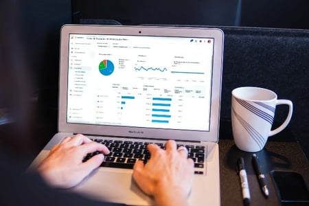 dashboard sur écran d'ordinateur