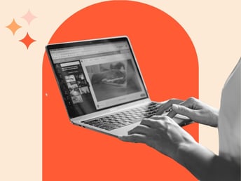 personne utilisant un headless CMS
