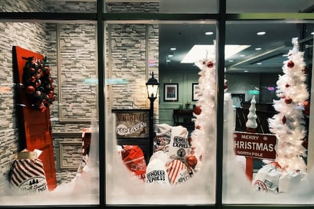 vitrine de Noël d'un magasin