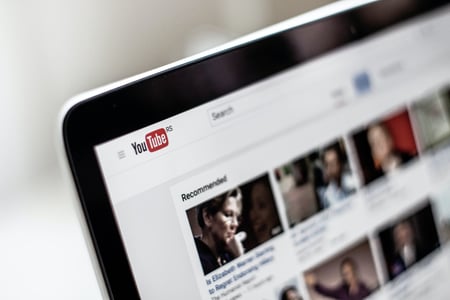 Page d'accueil YouTube et vidéos recommandées par l'algorithme