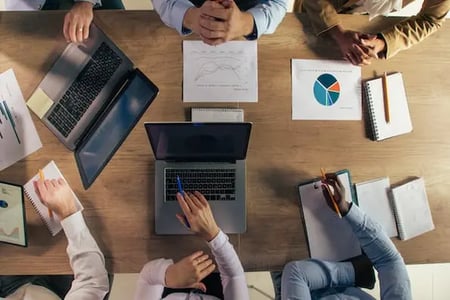 marketers develop a niche marketing strategy