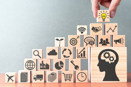 ナレッジマネジメントとは？意味や手法・導入手順をわかりやすく解説