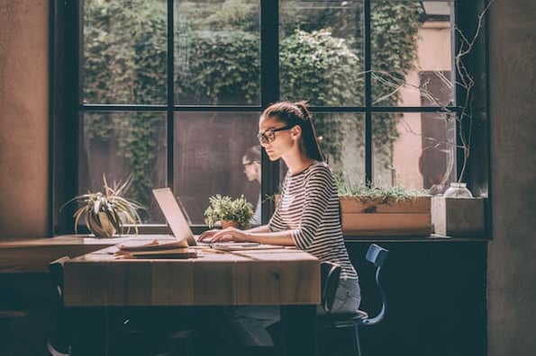 sales rep using a sales email template while prospecting