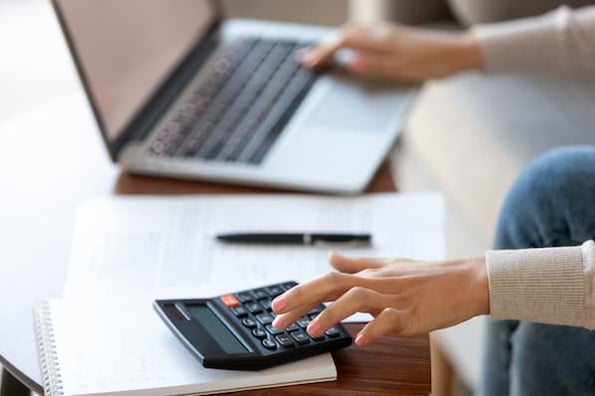 sales rep calculates sales variance for their business