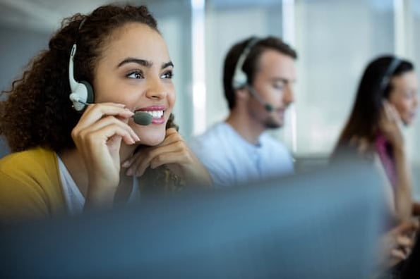 Woman practicing her SDR and BDR skills on a sales call with a prospective customer