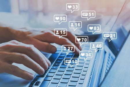 Quais são os melhores horários para postar nas redes sociais [Infográfico)