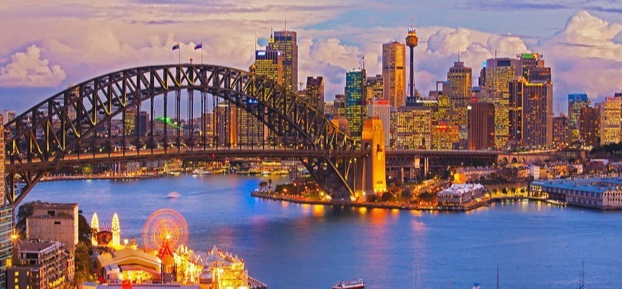 sydney-harbour-bridge-and-sydney-skyline-scott-e-barbour-1