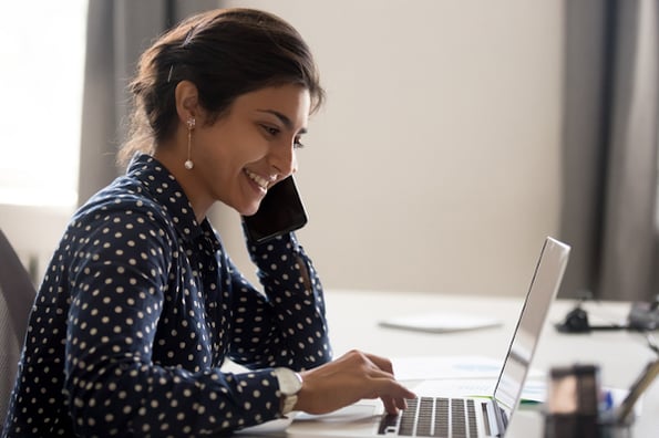 woman using Twitter tools