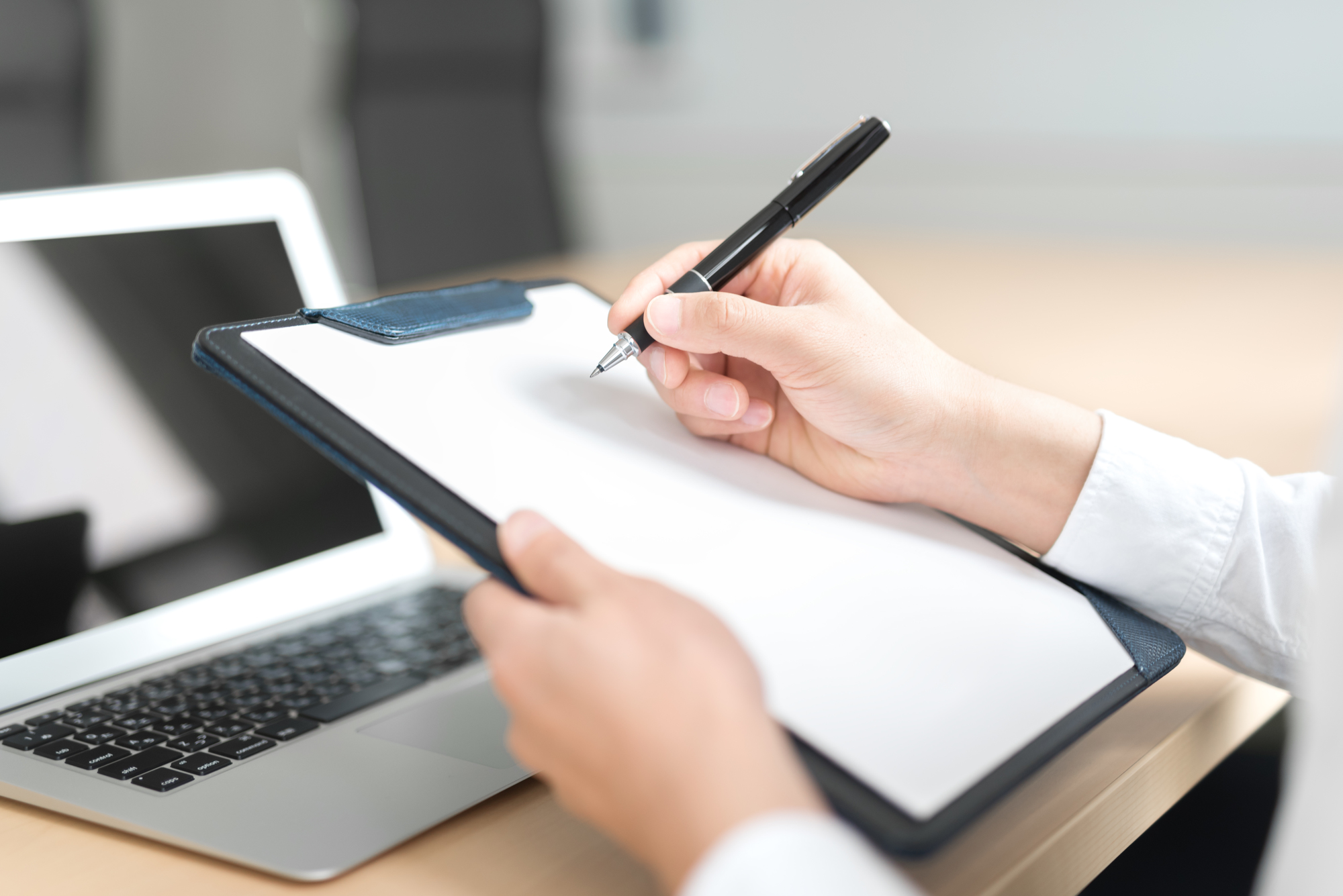 アンケート作成に便利な、目的別おすすめテンプレートと依頼文例