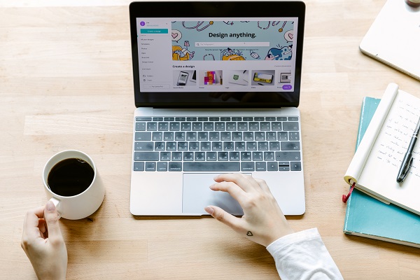 Page contact : conseils et exemples pour réussir la vôtre