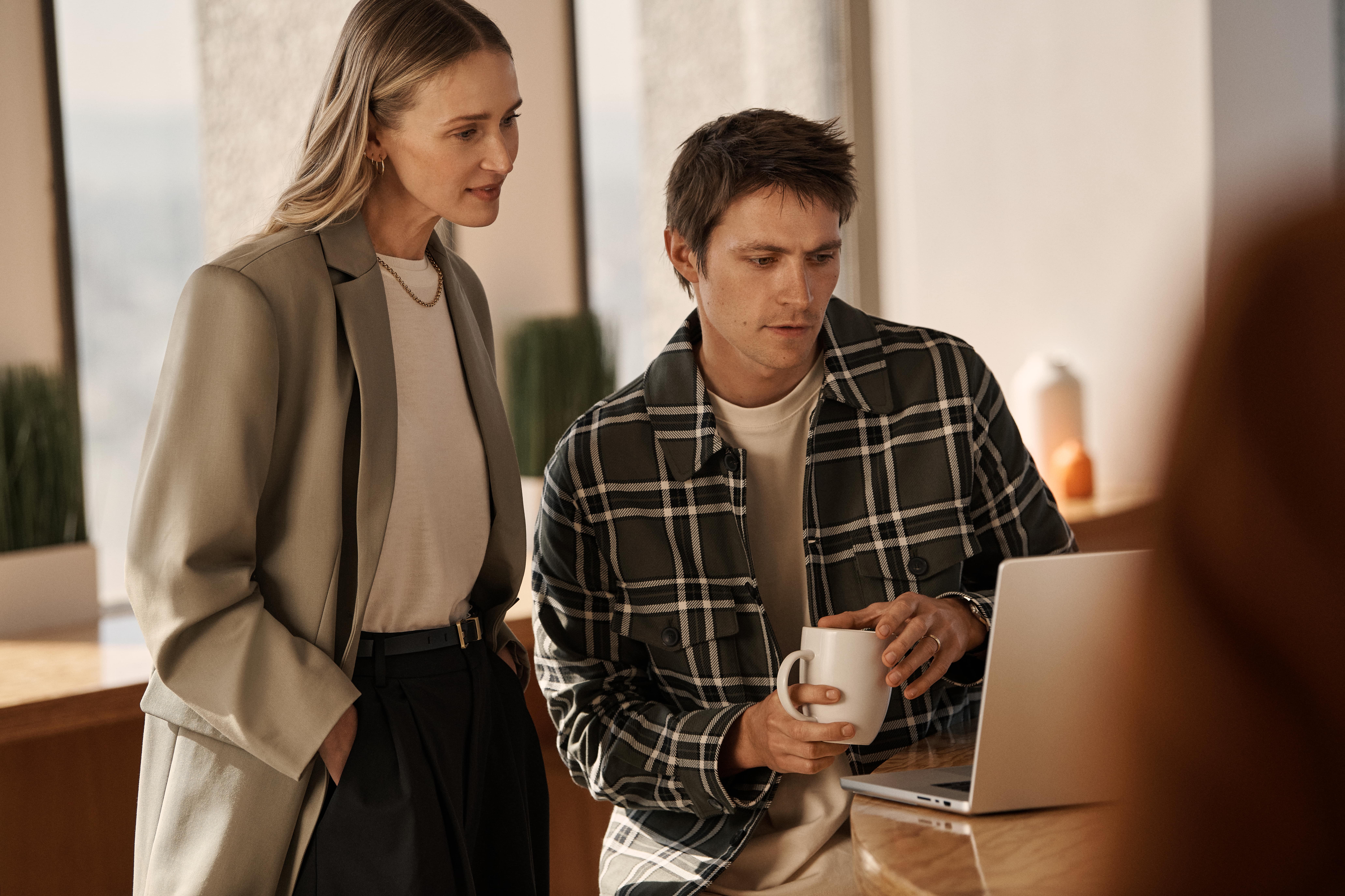 241217_BGM_HUBSPOT_shot_04_0149_R2-min-1