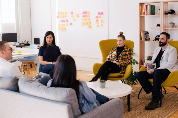 MLM : définition, fonctionnement et dangers du Marketing Multi-Niveaux