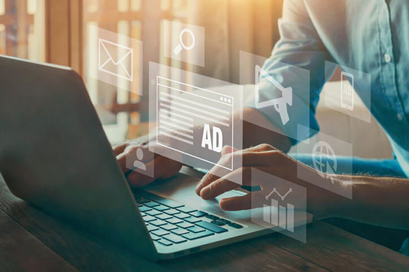 Pop Under Werbung auf Laptop